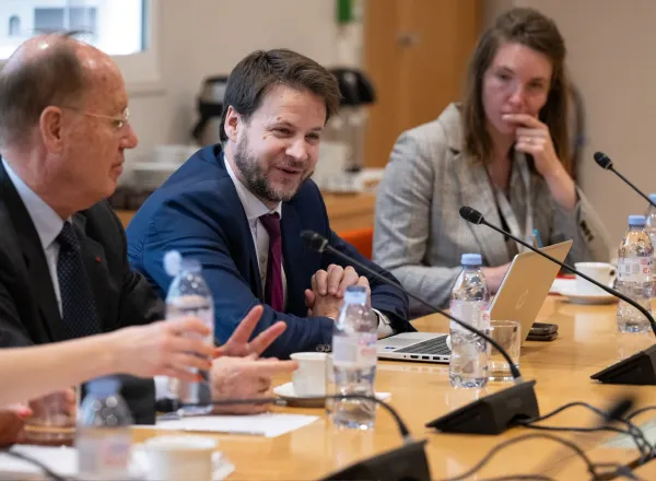 El Instituto Francés de Relaciones Internacionales (IFRI), en París, organizó un seminario para el Secretario General y Presidente de la Comisión de Ulemas, el Sheij Mohammed Alissa