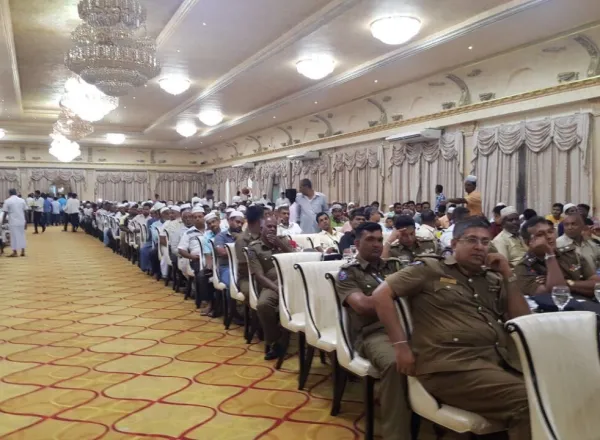 رابطة العالم الإسلامي تنظم حفل إفطار رمضاني في سريلانكا بمشاركة 1500 شخص من ممثلي جميع الأديان وعدد من البرلمانيين والمسؤولين السريلانكيين