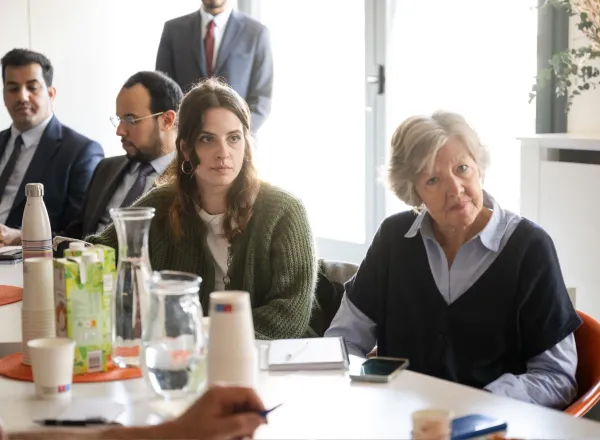 El diario L’Opinion organizó en su sede de París una mesa redonda con el Secretario General, Presidente de la Comisión de Ulemas, Sheij Mohammed Al-Issa