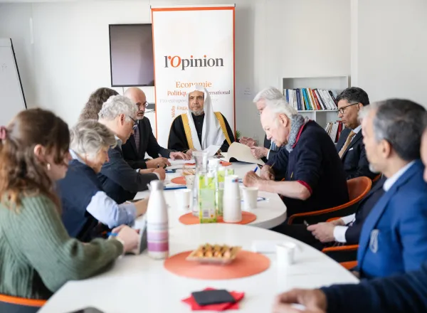 En réponse à une invitation officielle de l’un des principaux centres de réflexion et d’études de la capitale française, Paris :