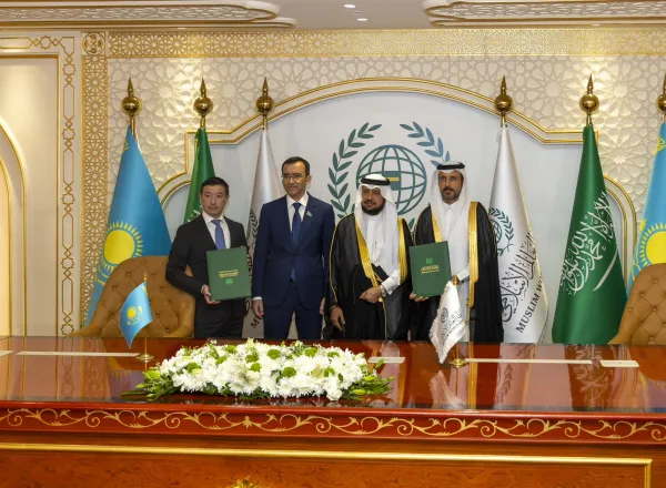 La LigadelMundoIslamico recibió en su sede principal en La Meca a una alta delegación de la República de Kazajistán, encabezada por el presidente del Senado, Sr. Maulen Ashimbayev, junto con el Gran Muftí de la República, el Sheij Nauryzbay Haji Otpenov.