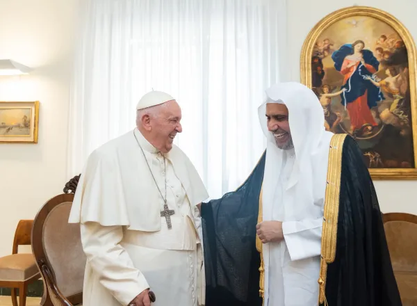 El Secretario General de la Liga del Mundo Islámico y presidente de la Comisión de Ulemas, Sheij Mohammed Alissa envió un mensaje de condolencias al cardenal Pietro Parolin, secretario de Estado del Vaticano,