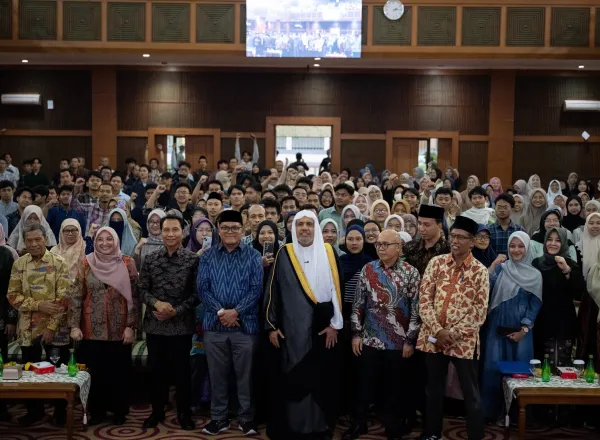 H.E. Sheikh Dr. Mohammed Al-Issa, delivered a public lecture at the State Islamic University “Syarif Hidayatullah” in the Indonesian capital, Jakarta