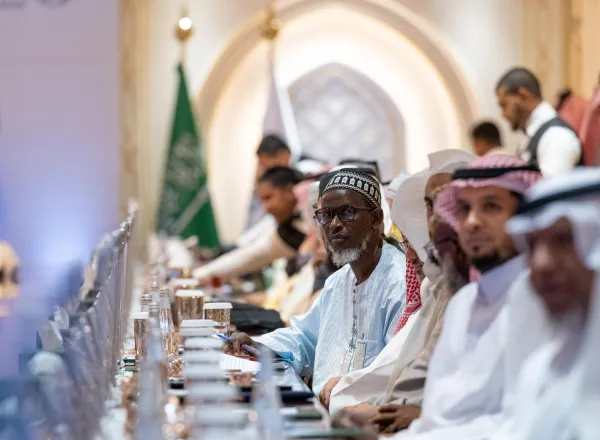Algunas imágenes de la inauguración, esta tarde en La Meca, por el Secretario General y Presidente del Consejo de Ulemas, el Sheij Dr. Mohammed Al-Issa, de las sesiones del «Foro internacional sobre los milagros científicos en el Corán y la Sunna»