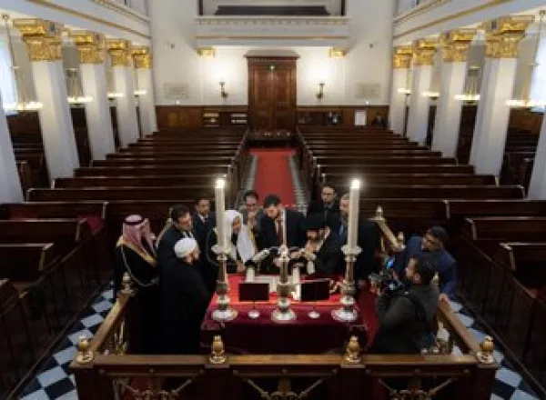 The Charter of Makkah recognizes that all people - regardless of background - are equal while explicitly rejecting religious &amp; ethnic claims of preference