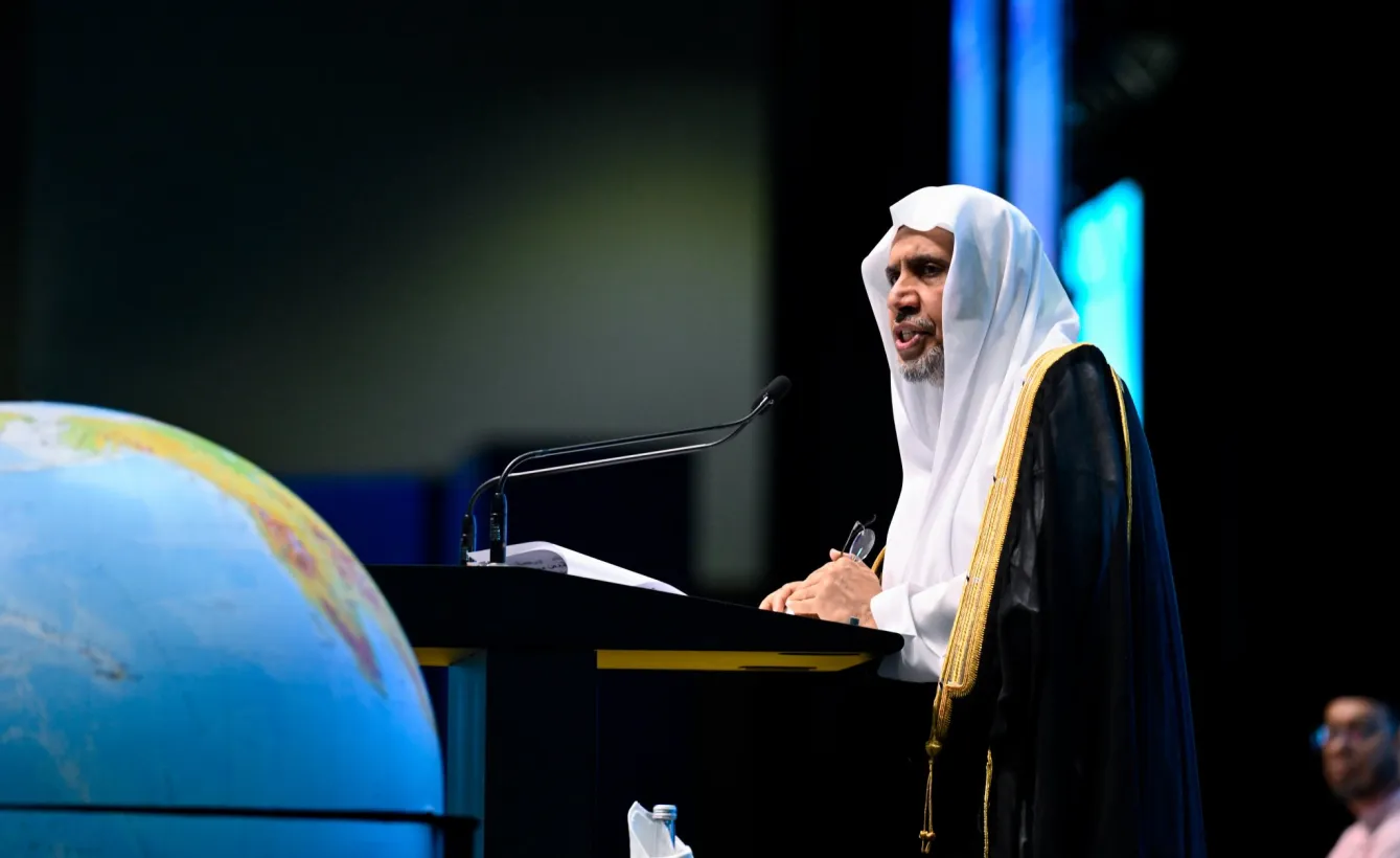 Fotos de la tercera Cumbre internacional de líderes religiosos, con la participación del Secretario General, Presidente del Consejo de Ulemas, el Sheij Dr. Mohammed Al-Issa como orador principal en la ceremonia de apertura