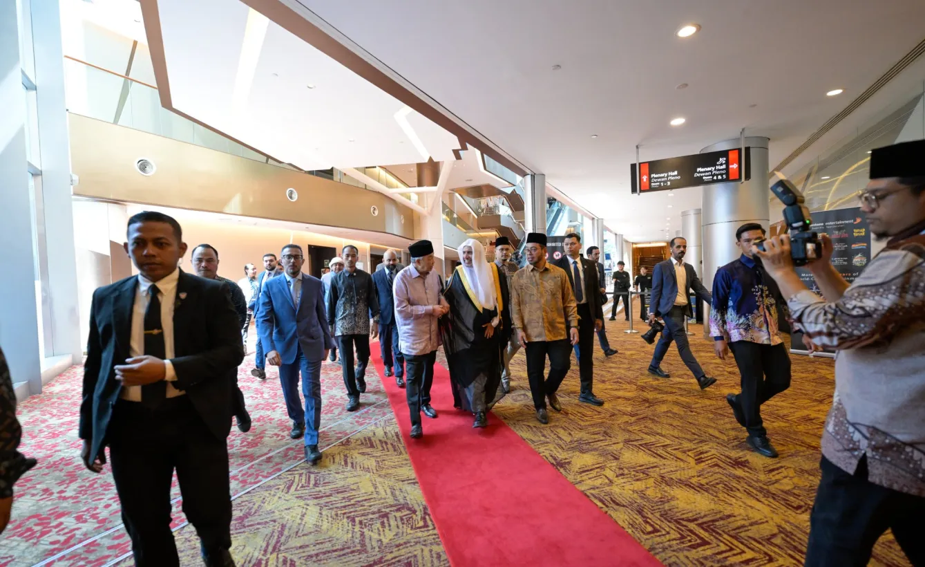 Fotos de la inauguración, por parte del Secretario General de la Liga del Mundo Islámico, Presidente del Consejo de Ulemas, el Sheij Dr. Mohammed Al-Issa, de la reunión del Consejo de Ulemas de la ASEAN