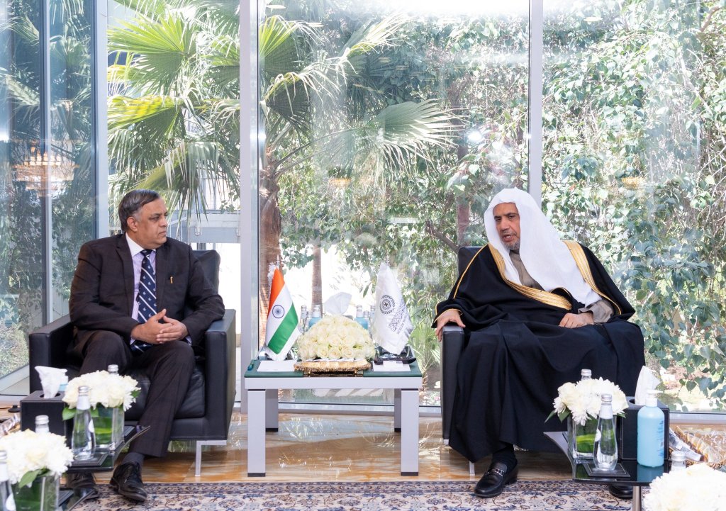 Sekjen LMD, Ketua Asosiasi Ulama Muslim, Syekh Dr.Mhmd Alissa menerima Duta Besar Republik India untuk KSA, Tn. Suhel Ajaz Khan, dan delegasi dari Kedutaan Besar India, di kantornya di Riyadh.