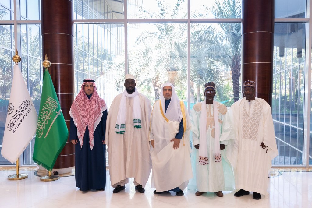 Syekh Dr.Mhmd Alissa menerima delegasi Persatuan Islam Afrika yang dipimpin oleh Syekh Abu Bakr Omar Niang.