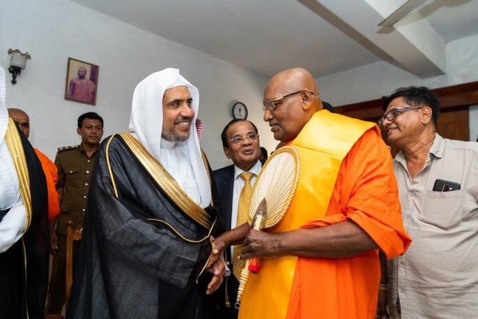 L’an dernier, lors de sa visite au SriLanka, Mohammad Alissa a rencontré des leaders bouddhistes pour mieux comprendre leur philosophie, leurs valeurs et ainsi renforcer le dialogue interculturel des actions de la  LIM.