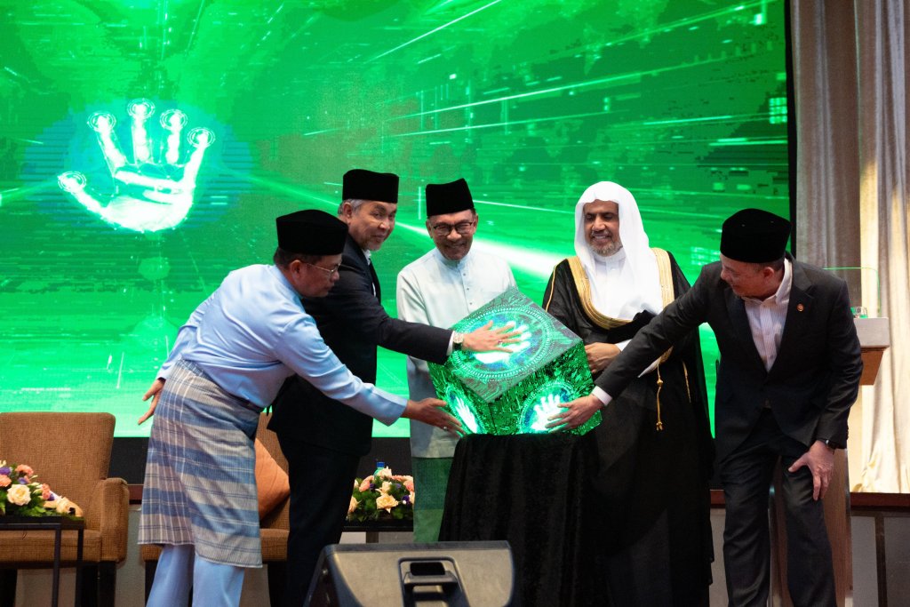 El Primer Ministro de Malasia anuncia que esta conferencia será considerada como la conferencia fundacional para la fraternidad y la cooperación entre los líderes religiosos