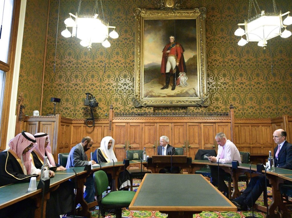 The Secretary-General of the MWL Dr. Mohammed Al-Issa meets in London a number of British Parliament members; many topics of common interest were discussed.