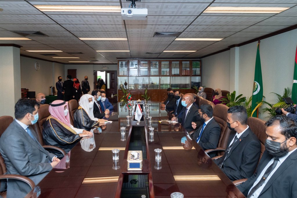 شیخ ڈاکٹر محمد العیسی نے مالدیپ کے وزیر مذہبی امور ڈاکٹر احمد زاہر سے ملاقات کی