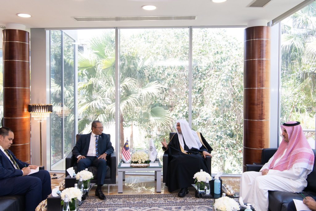 سیکرٹری جنرل شیخ ڈاکٹر محمد العیسی نے مملکت سعودی عرب میں ملائیشیا کے سفیر جناب وان زایدی عبد اللہ سےملاقات کی۔