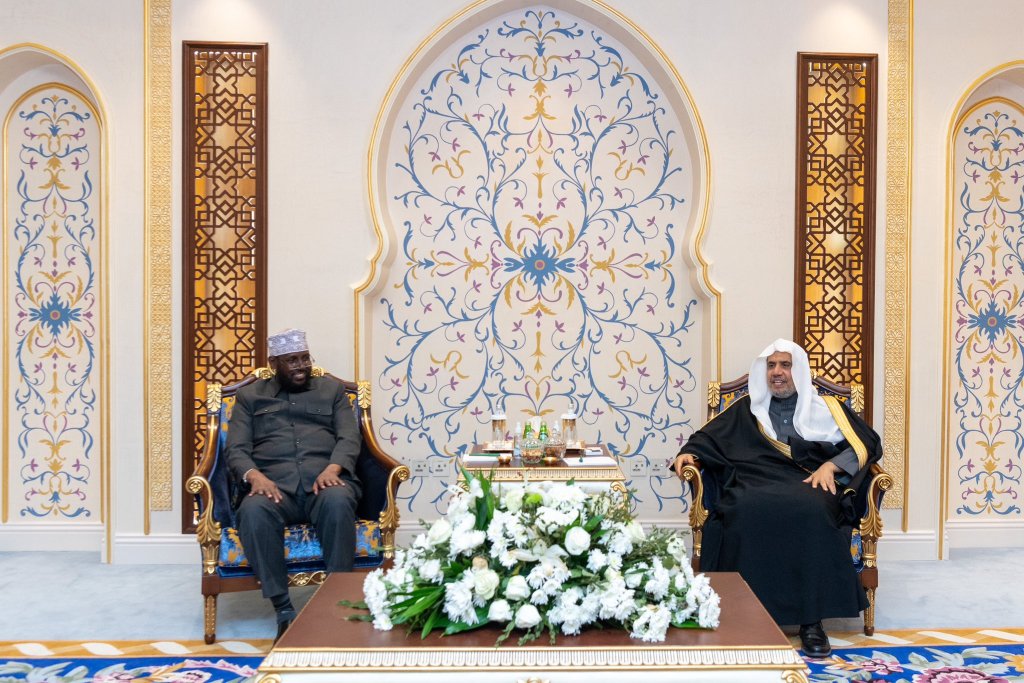 Sekjen LMD, Dr.Mhmd Alissa bertemu dengan Menteri Wakaf & Urusan Agama Somalia, Syekh Mukhtar Robow Ali, di kantornya di Makkah.