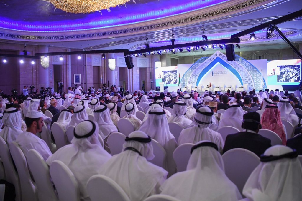 Son Excellence le Secrétaire général s'adressant à la conférence mondiale du Forum pour la promotion de la paix à Abou Dhabi