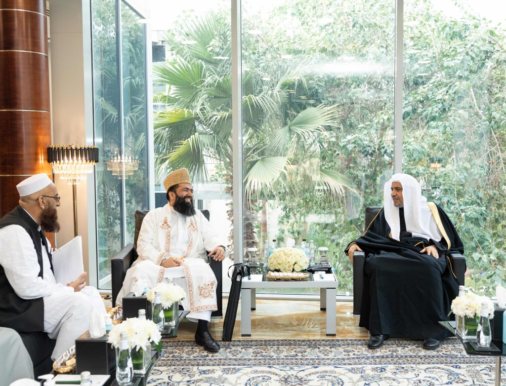 سیکرٹری جنرل عزت مآب شیخ ڈاکٹر محمد العیسی نے اپنے ریاض دفتر میں امام وخطیب بادشاہی مسجد