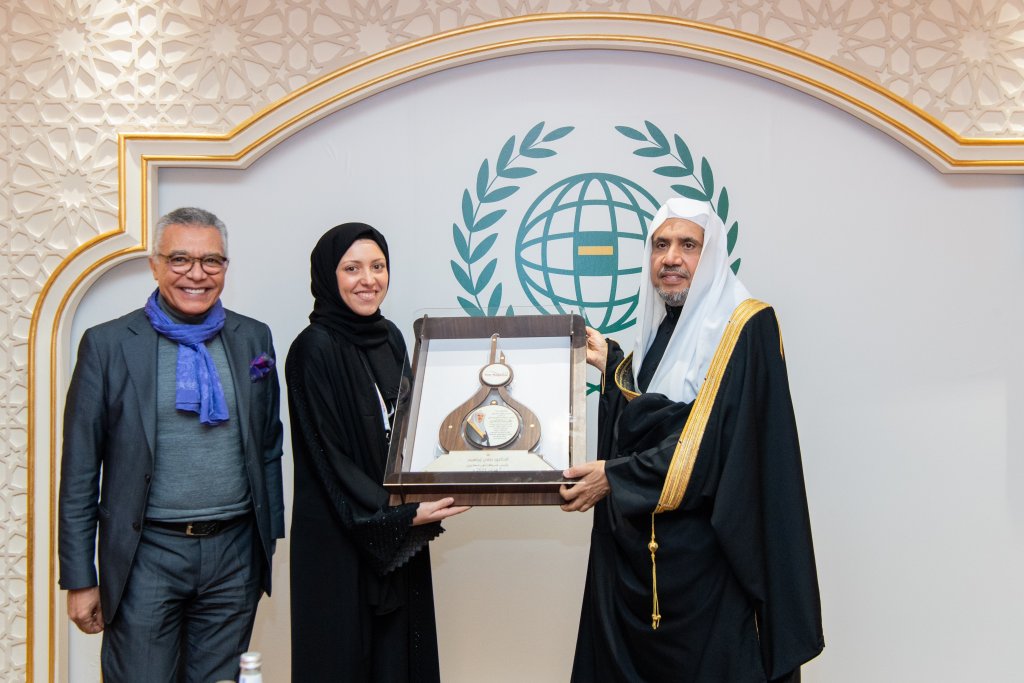 Le Secrétaire général, président de l'Organisation des savants musulmans, cheikh Mohammed Al-Issa, s’est entretenu, à La Mecque, avec une délégation d’étudiants des minorités musulmanes 