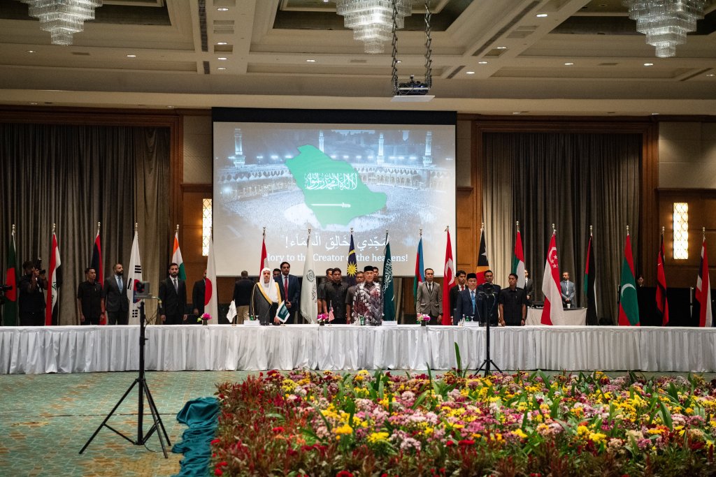 El Secretario General, el Sheij Mohammed Al-Issa, acompañado del Viceprimer Ministro de Malasia, inauguró el "Consejo de Sabios de la ASEAN"