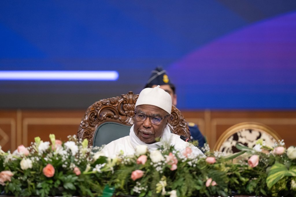 El Secretario General de la Organización de Cooperación Islámica, el Sr. Hussein Ibrahim Taha, durante la conferencia de la Liga del Mundo Islámico: EducacionDeNiñas en las sociedades musulmanas, desde la capital de Pakistán, Islamabad: