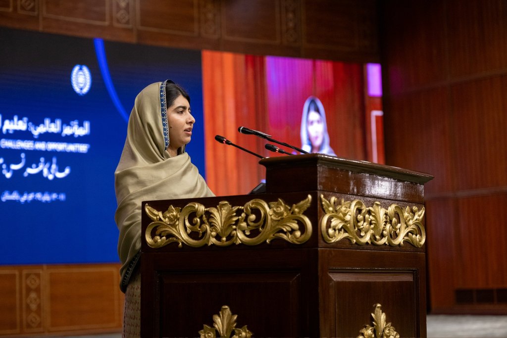 En présence du Secrétaire général, cheikh Mohammed Al-Issa, l’activiste internationale pour l’éducation des filles, Mme Malala Yousafzai, a présenté le message principal de l’initiative de la Ligue islamique mondiale :