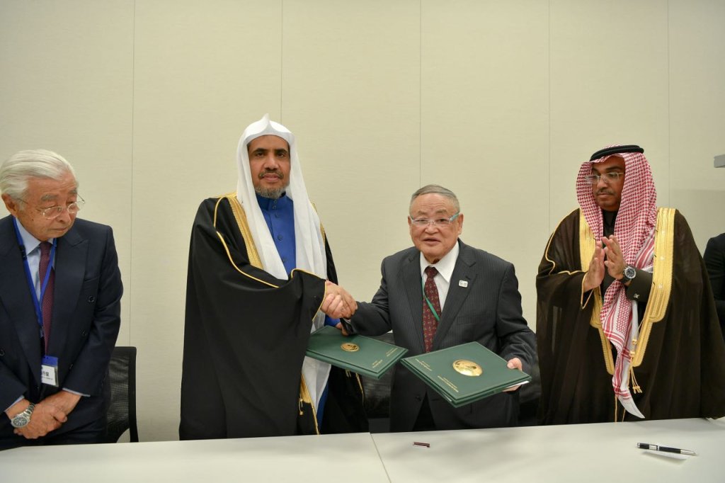 The Muslim World League "exclusively" supervises the handling and preparation activities of HALAL food in Japan
