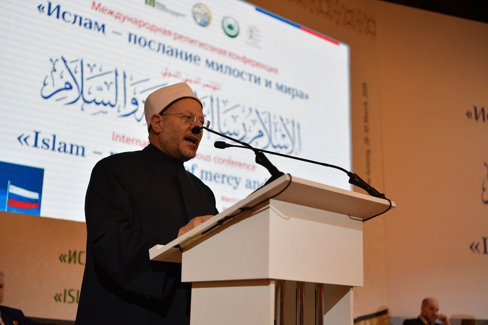 Le Mufti d’ Egypte D. Chaowki Roulam durant à Moscou durant le congrès « L’Islam message de miséricorde et de paix » où il a présenté ces grandes  valeurs dans l’Islam